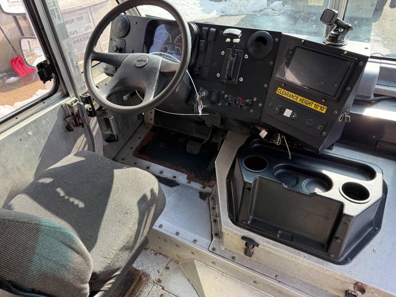 2021 Freightliner MT45 image 11