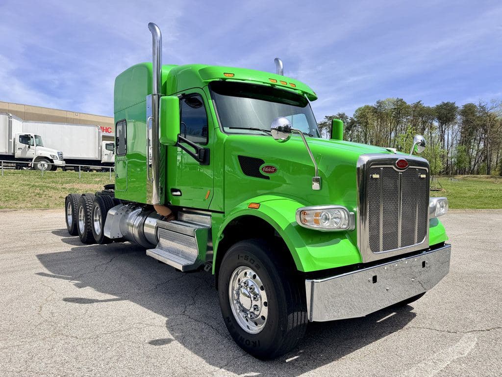 Used 2021 PETERBILT 567 image 5