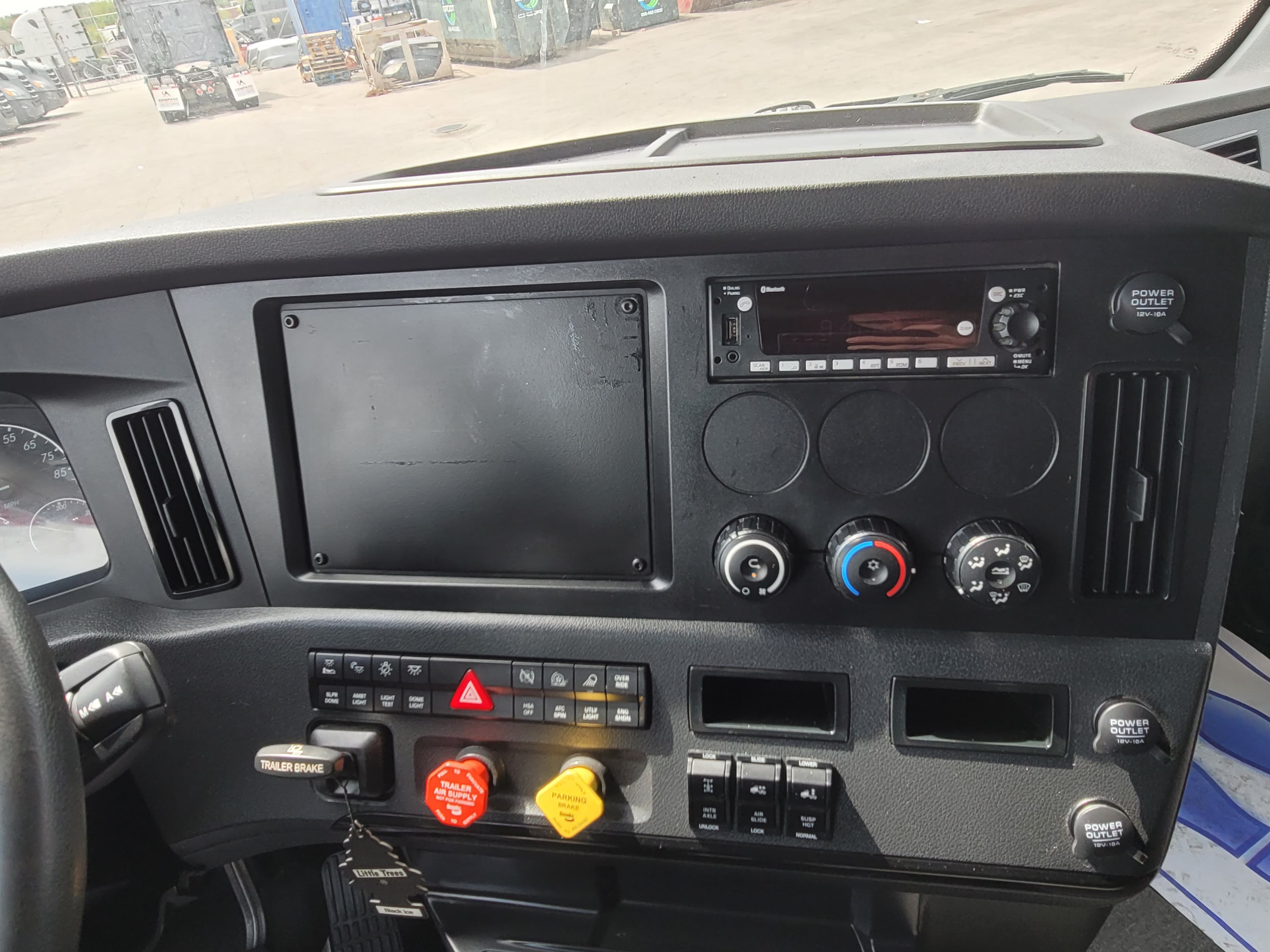 2023 Freightliner Cascadia 126 image 11