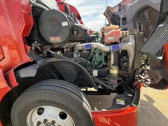 2023 Volvo VNL64T760 image 10