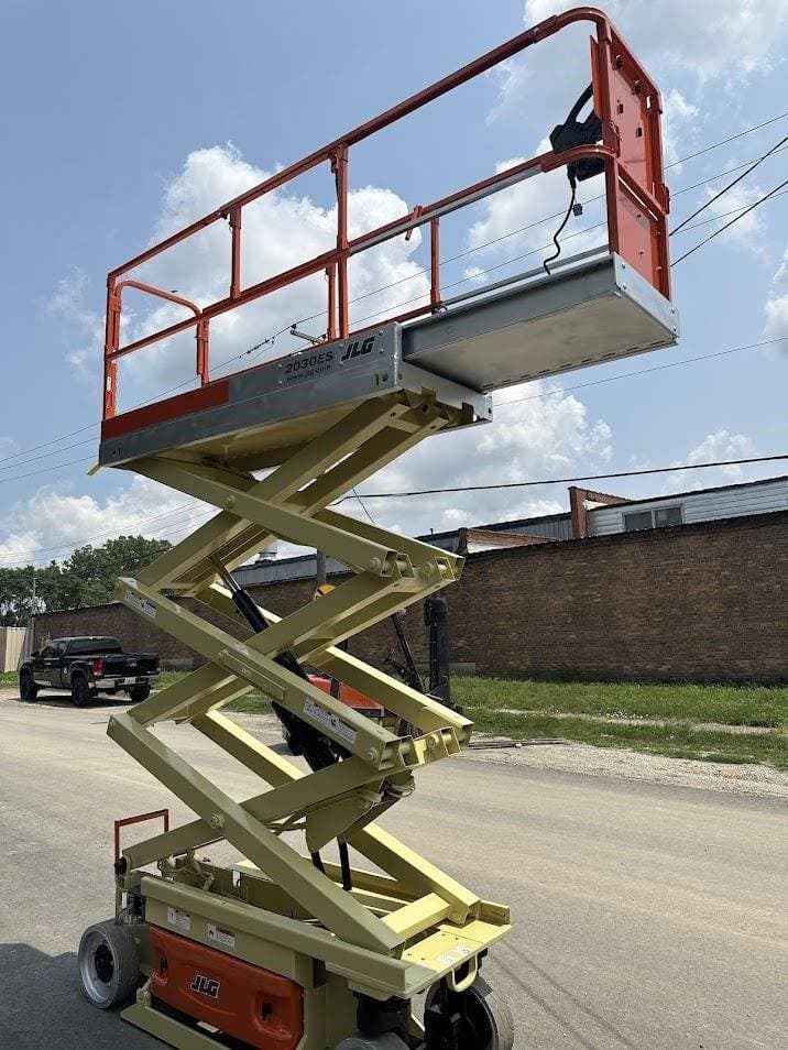 2014 JLG 2030ES image 8