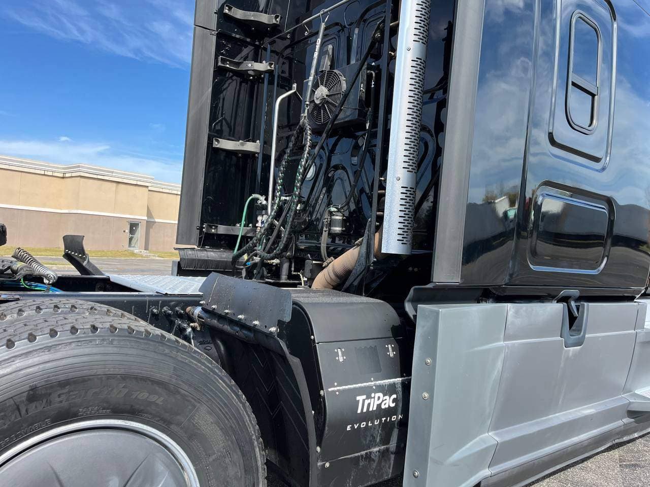 2020 Freightliner Cascadia 126 image 7
