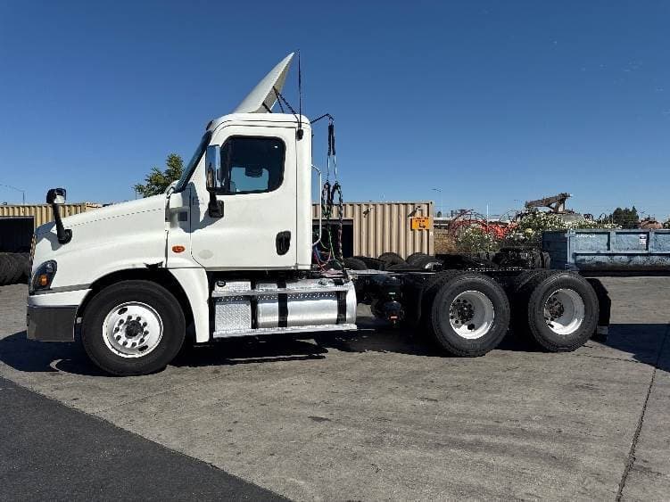 2018 Freightliner Cascadia image 9