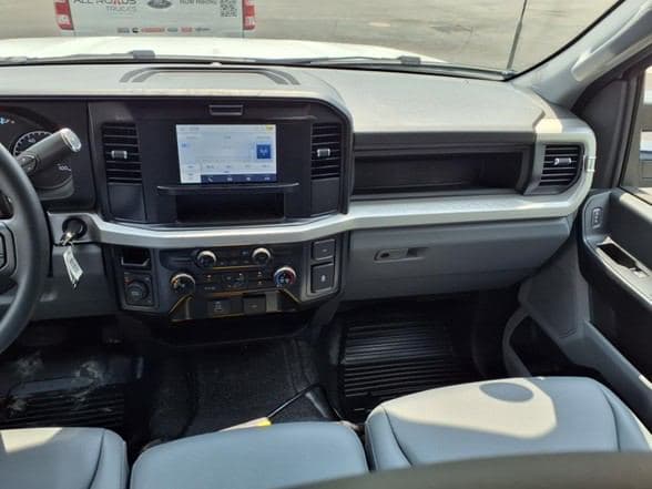 2025 Ford F350 image 17