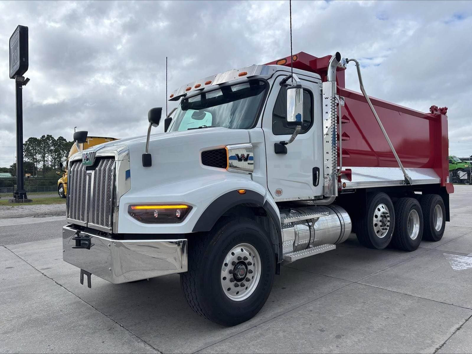 2027 Western Star 49X Chassis image 2