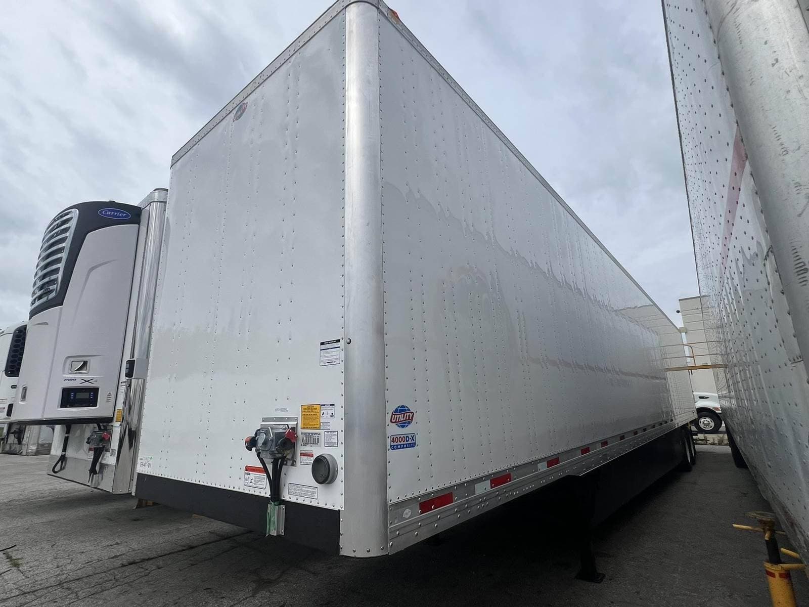 2018 Utility 4000D-X image 1