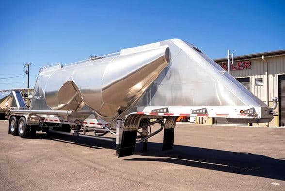 2026 Mac Trailer Mfg 1650 Cft image 4