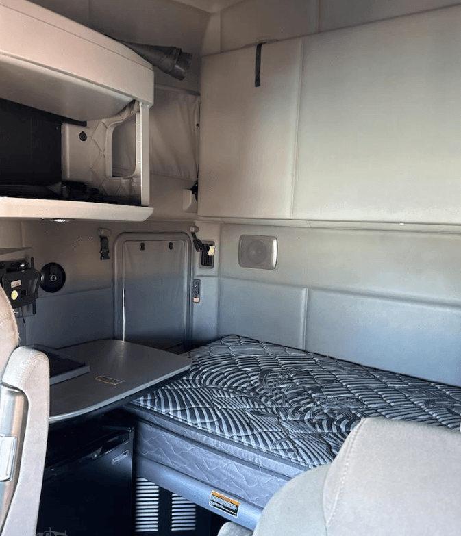 2019 Kenworth T680 image 6