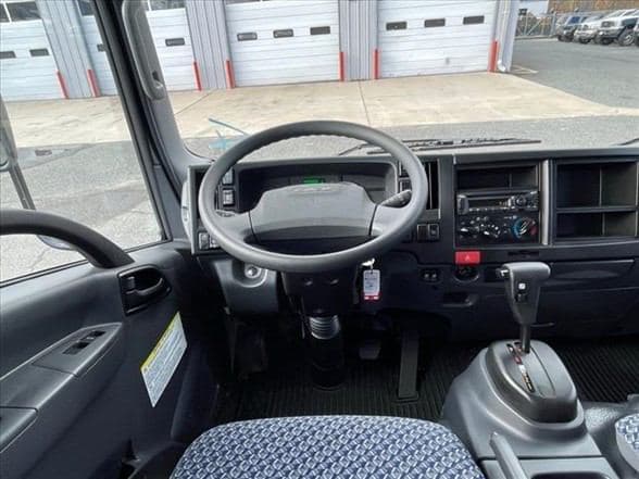 2024 Isuzu NRR image 13