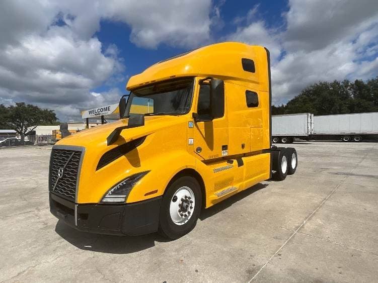 2022 Volvo VNL image 3