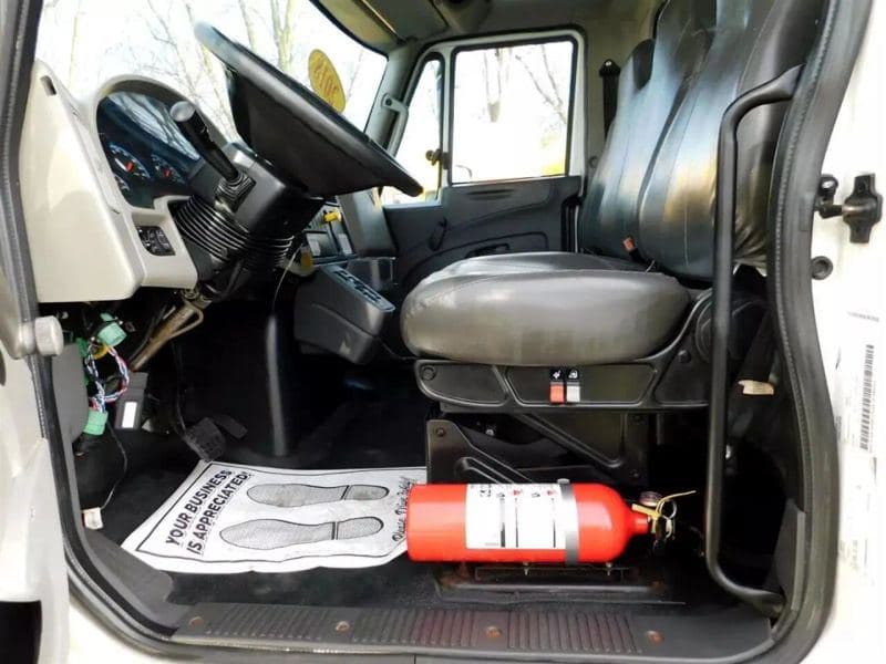 2018 International 4300 image 13