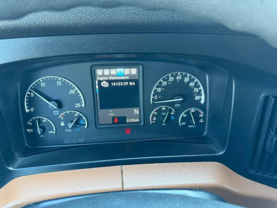 2019 Freightliner Cascadia image 5