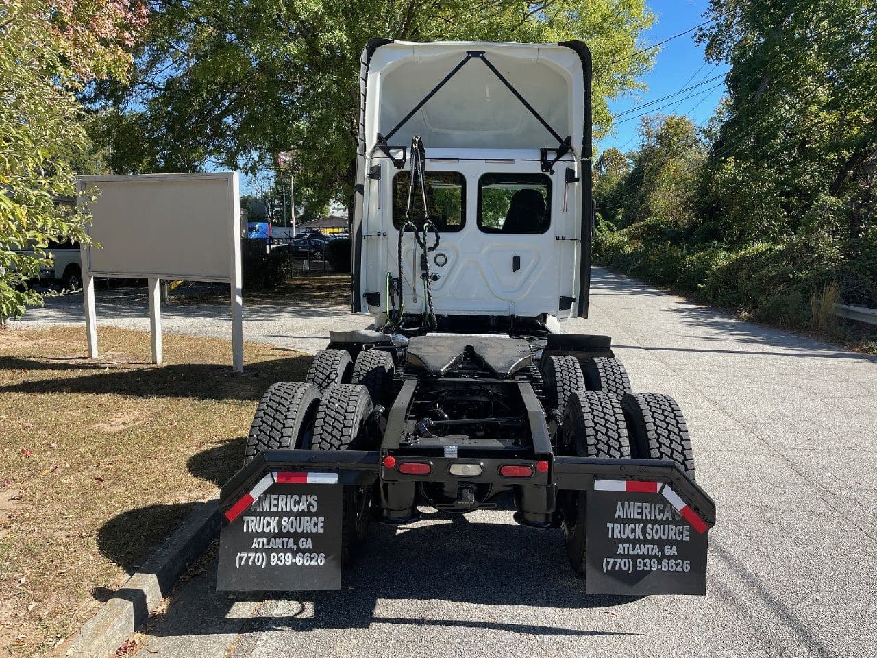 2020 Freightliner Cascadia 126 image 4
