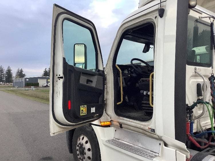 2019 Freightliner Cascadia image 9