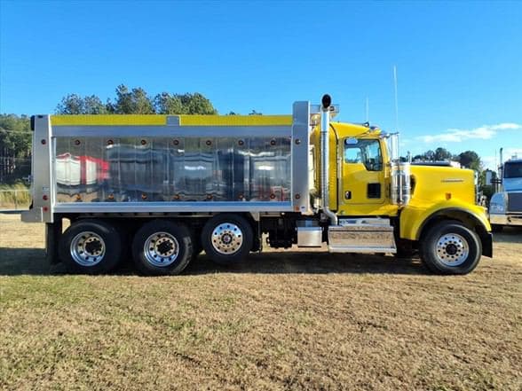 2026 Kenworth W900 image 2