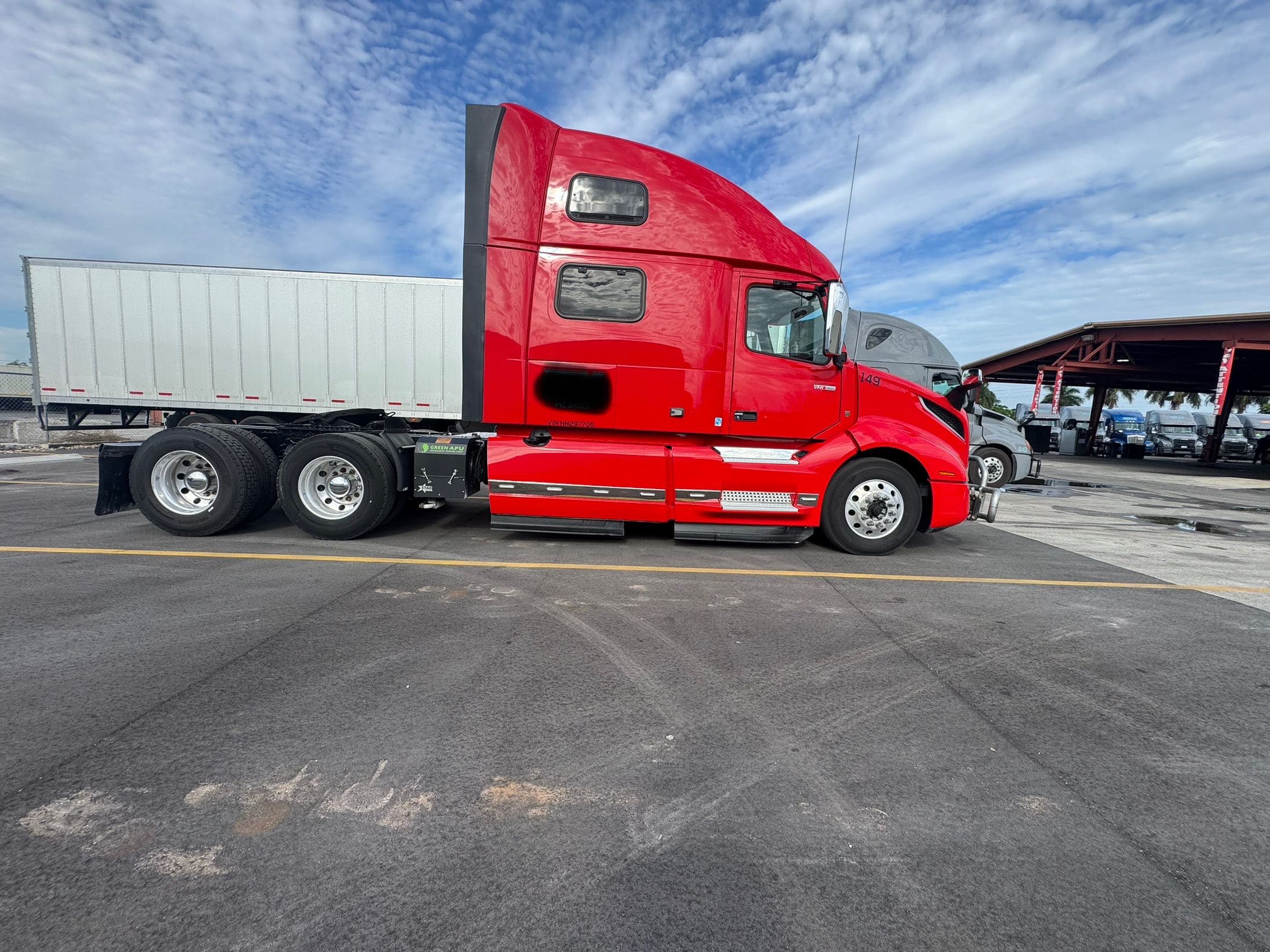 2022 Volvo VNL860 image 5