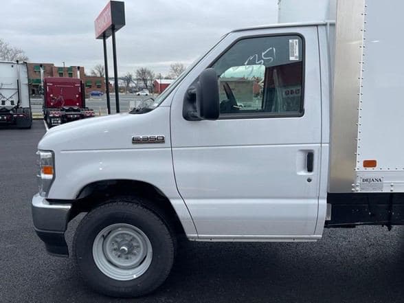 2024 Ford E350 image 10