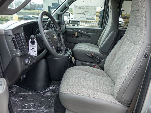2025 Chevrolet Express 3500 LT  15 Passenger Van image 13