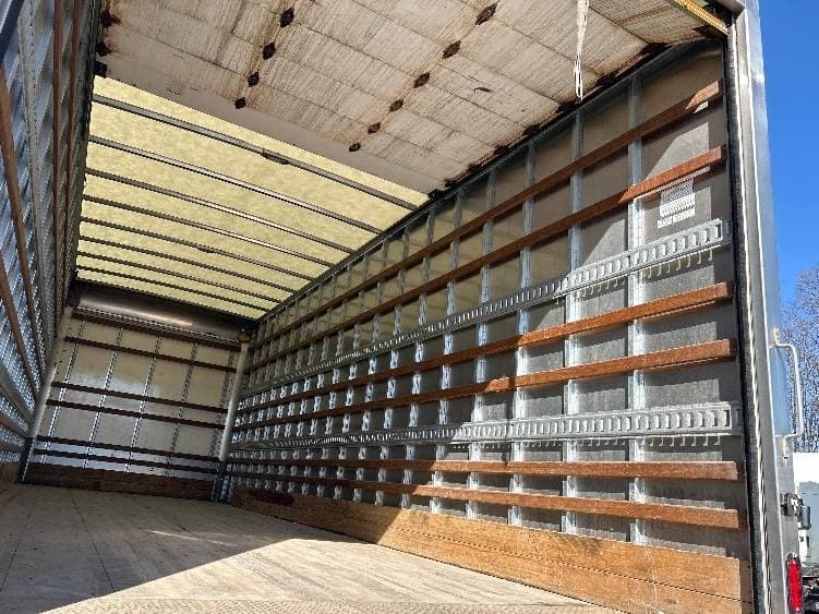 2022 International MV607 Box Truck - 220HP, 6 Speed Automatic, Roll up Door image 12