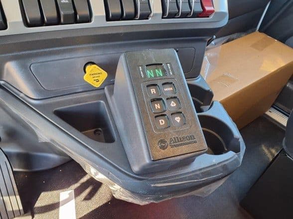 2025 Kenworth T880 image 12