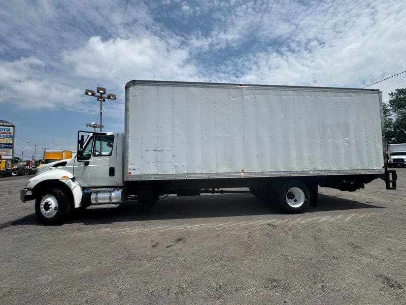 2017 International 4300 image 15