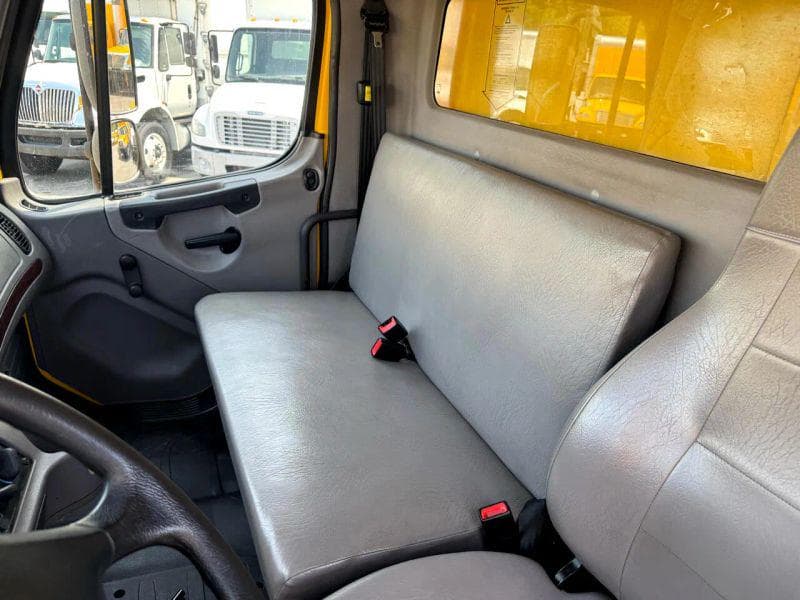 2019 Freightliner Cascadia 125 image 17