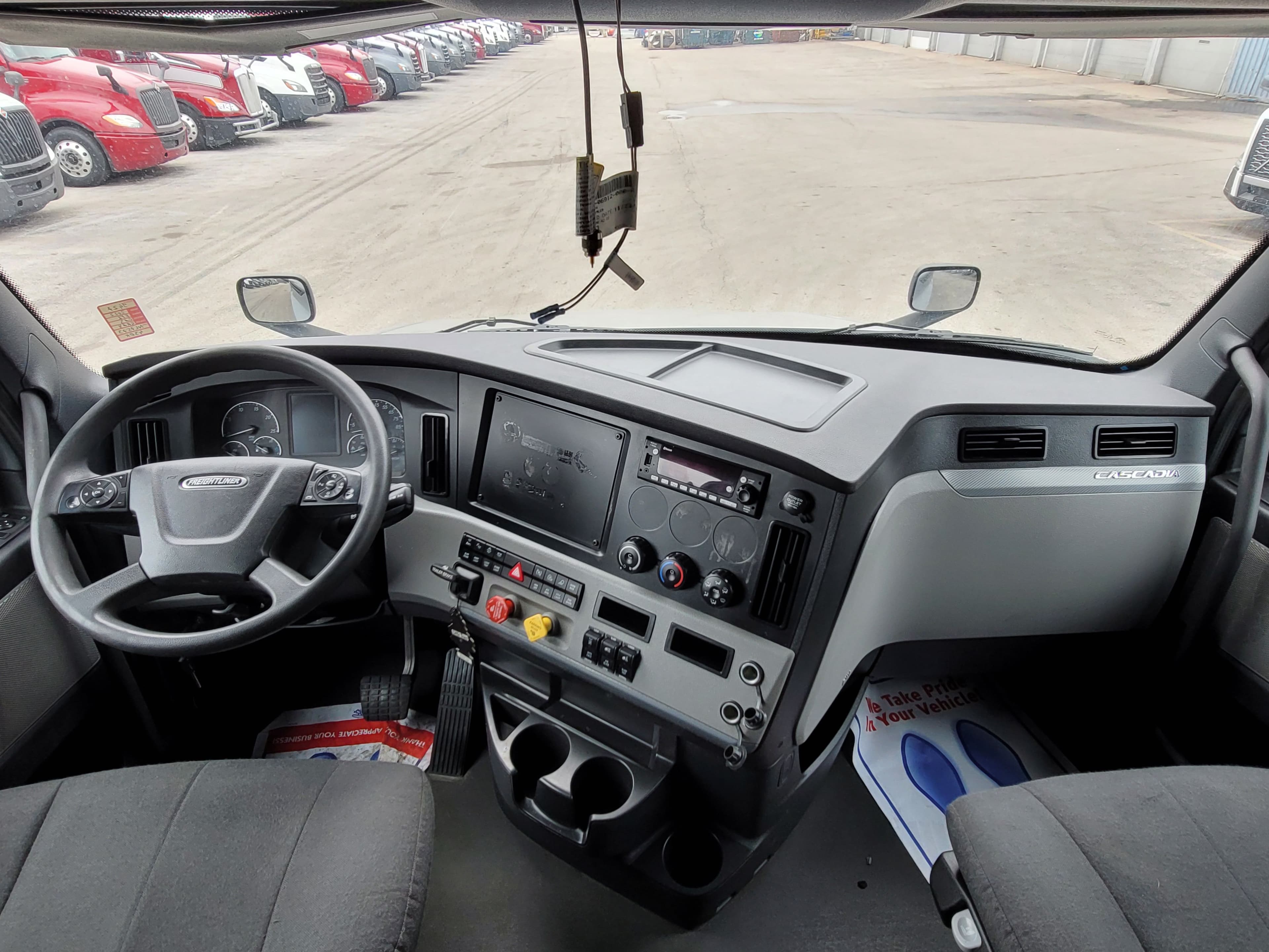 2022 Freightliner Cascadia 126 image 10