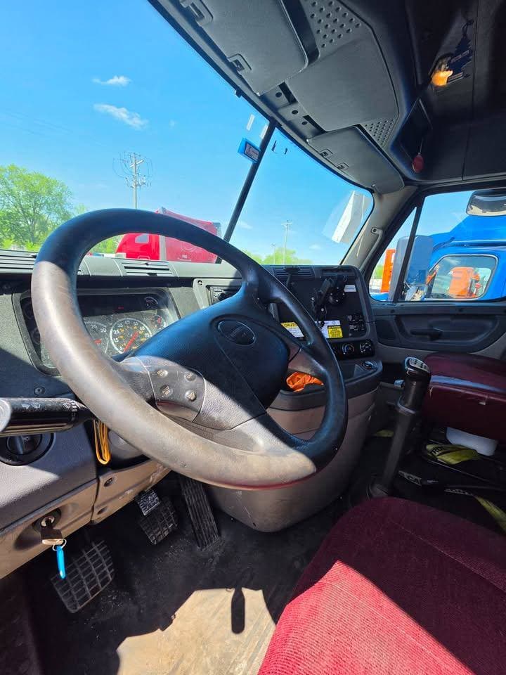 2014 Freightliner Cascadia 125 Evolution image 8