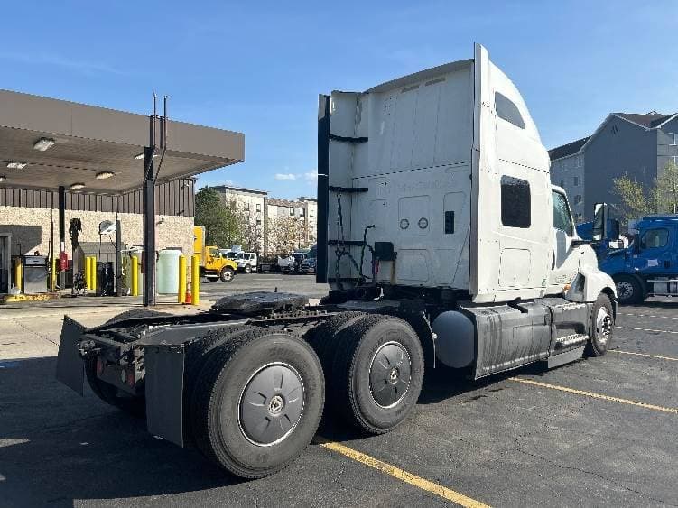 2023 International LT62F image 3