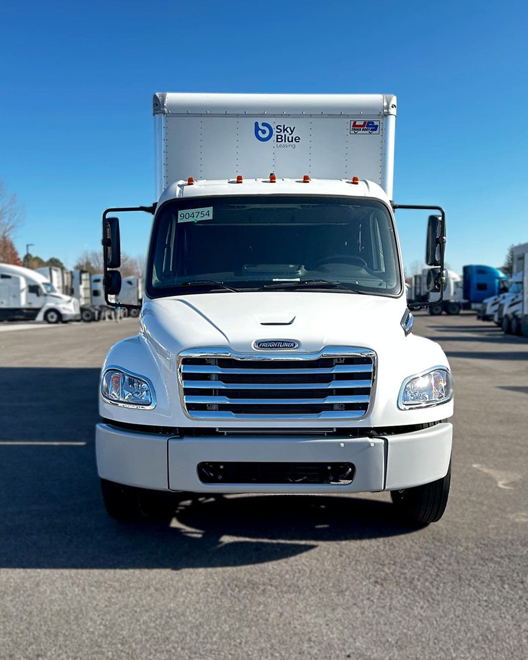 2025 Freightliner M2 image 2