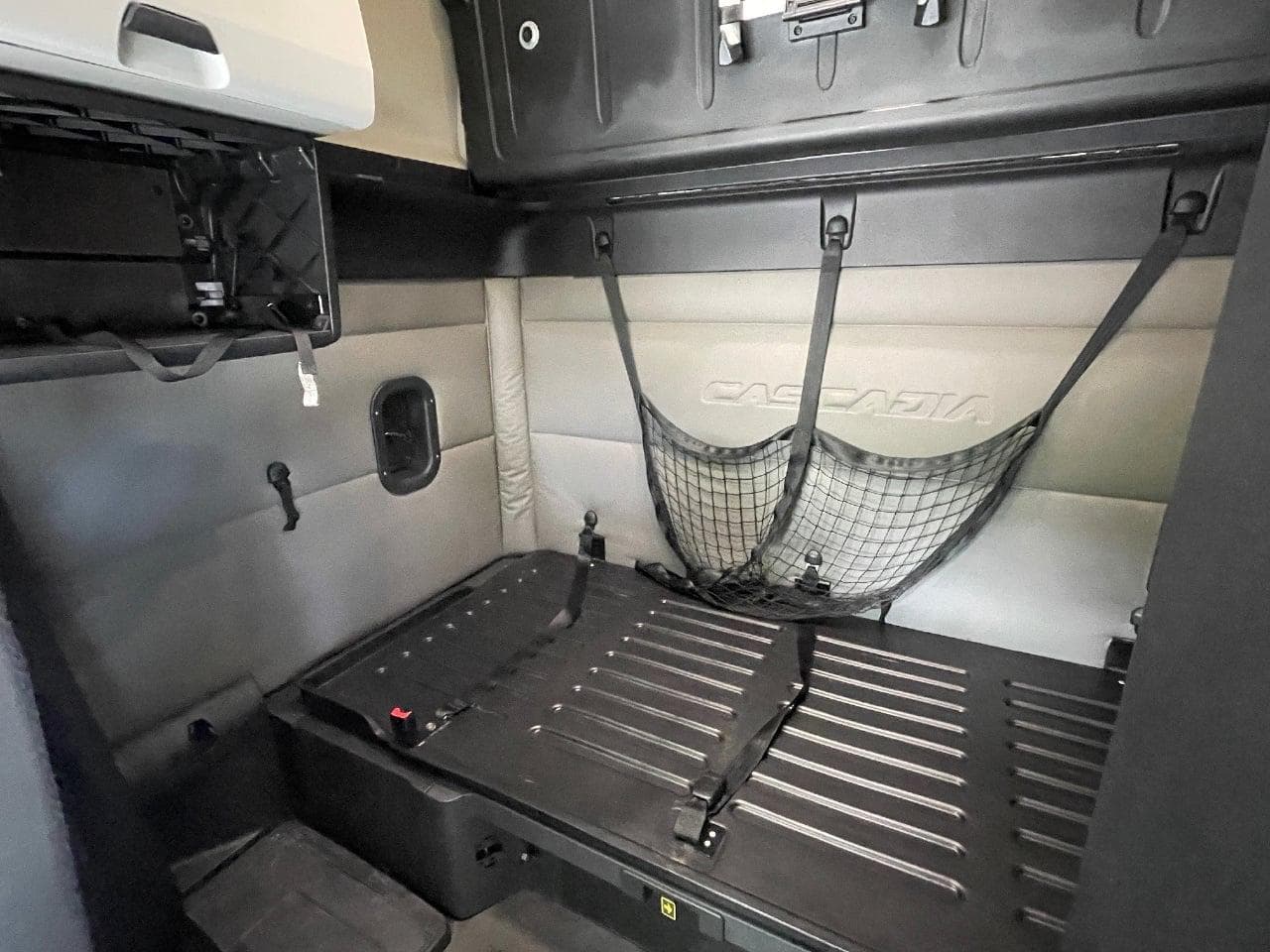 2019 Freightliner Cascadia 126 image 27