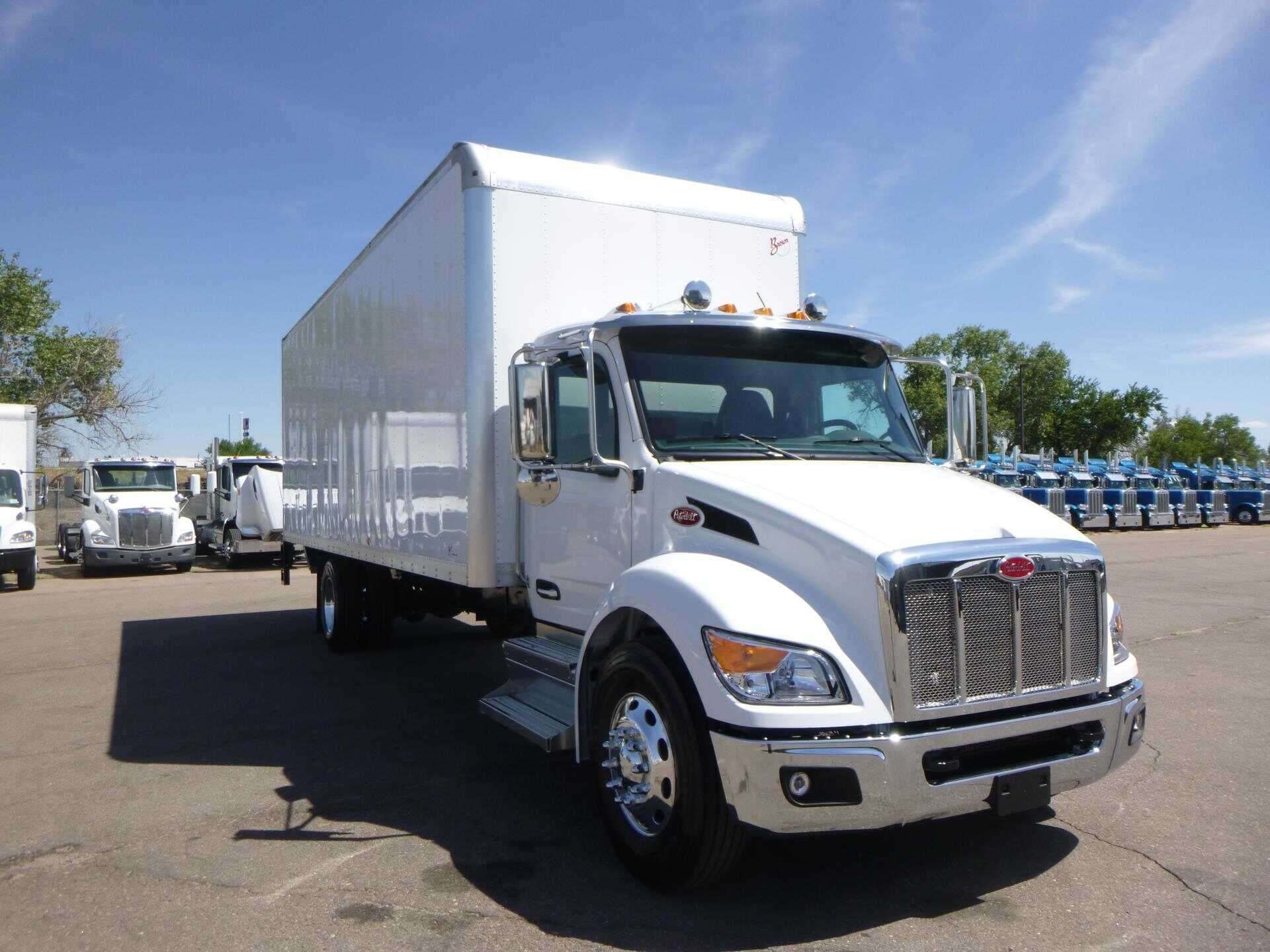 2025 Peterbilt 367 image 1