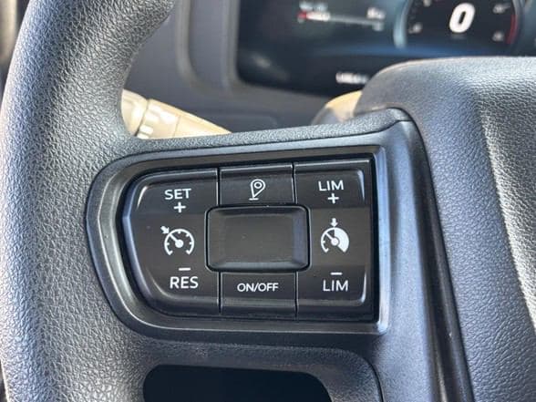 2025 Kenworth T880 image 17