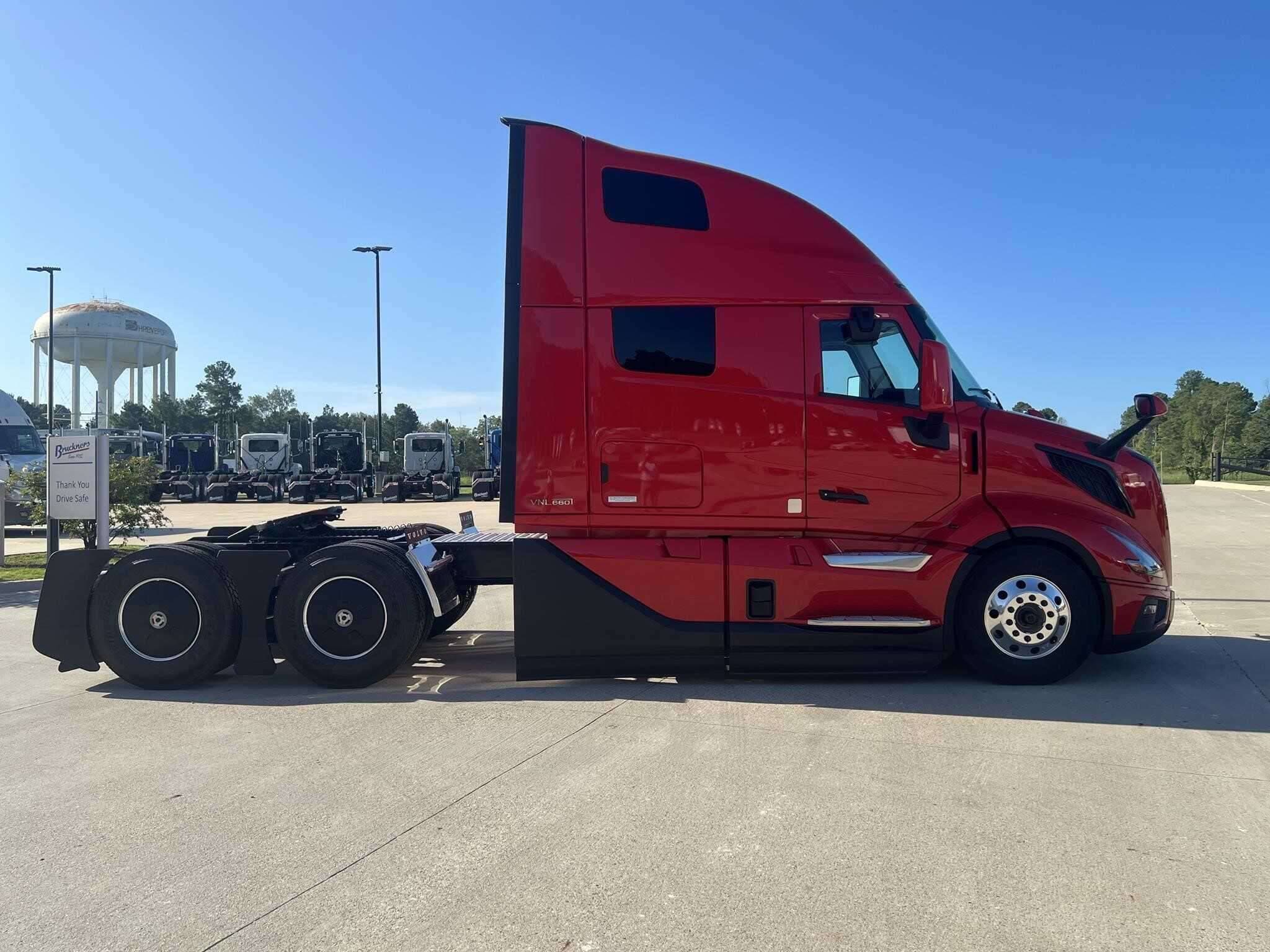 New 2026 VOLVO VNL64T660 Conventional - Sleeper Truck in Bossier City, LA image 4