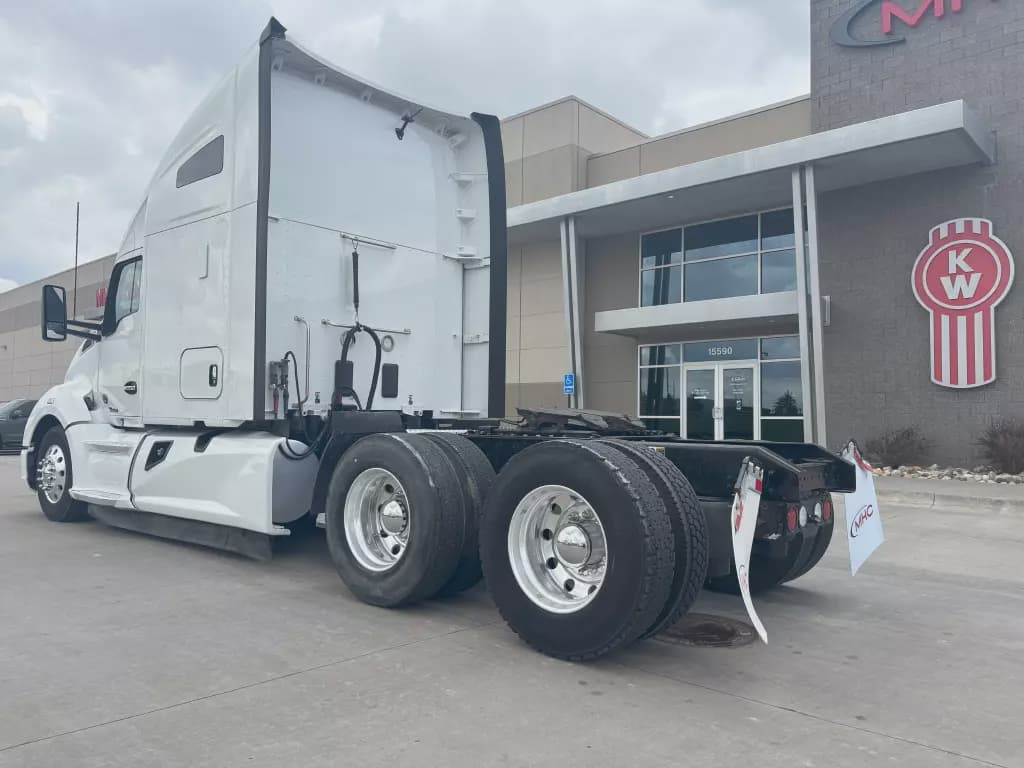 2022 Kenworth T680 image 5