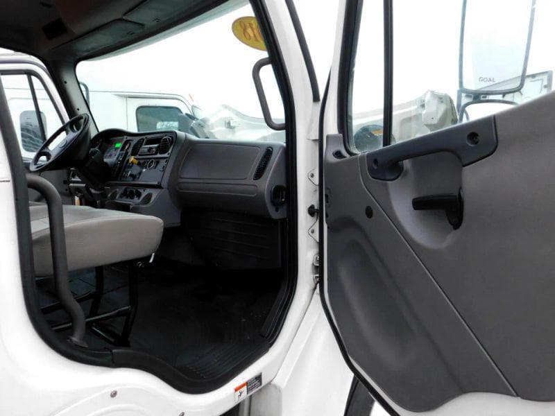 2018 Freightliner Cascadia 125 image 25