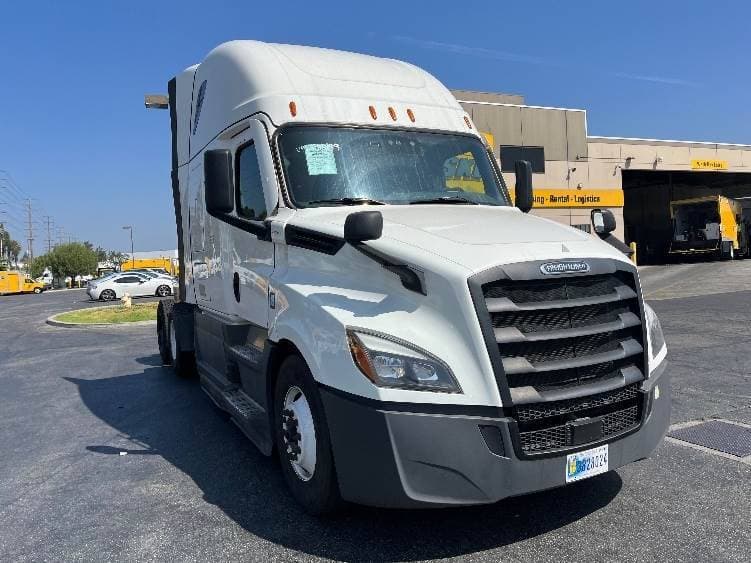 2023 Freightliner Cascadia 126 image 1