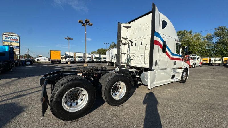 2021 Freightliner Cascadia image 13