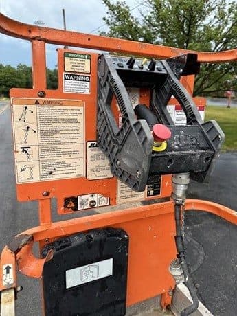 2014 JLG 1930ES image 4