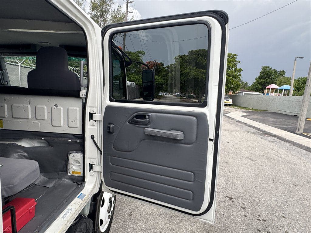 2021 Isuzu NPR XD image 41