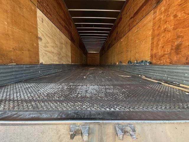 2000 Utility 53` Dry Van Trailer image 4