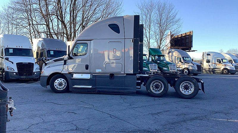 2024 Freightliner Cascadia 126 image 3