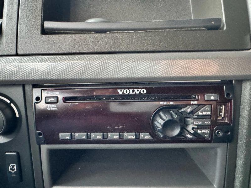 2020 Volvo VNL image 28