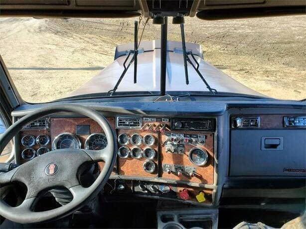 2005 KENWORTH W900 image 25