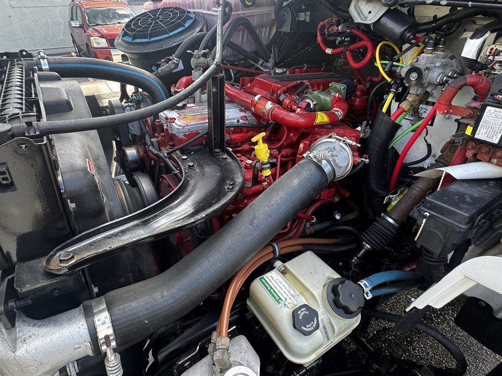 2017 Freightliner M2-106 image 48