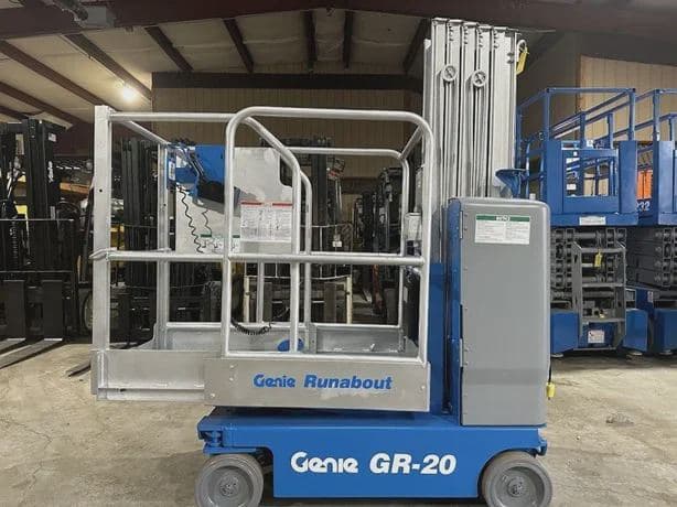 2017 GENIE GR20 image 1