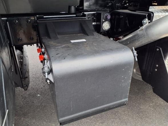 2025 Kenworth T880 image 12