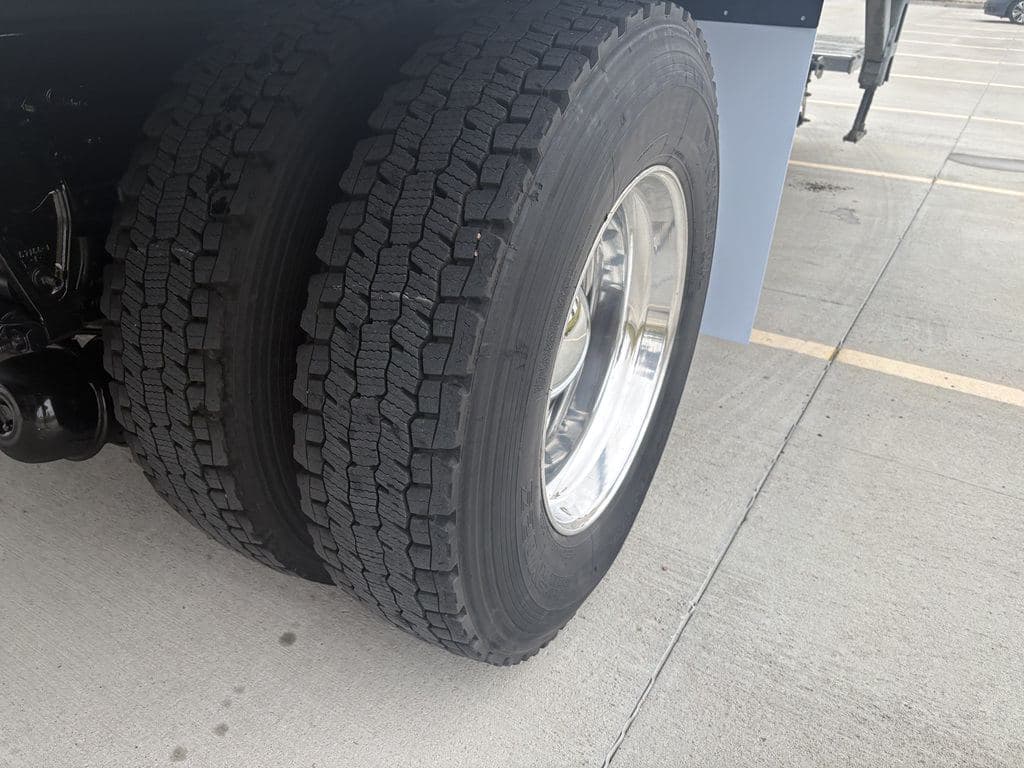 Used 2021 KENWORTH T270 image 3