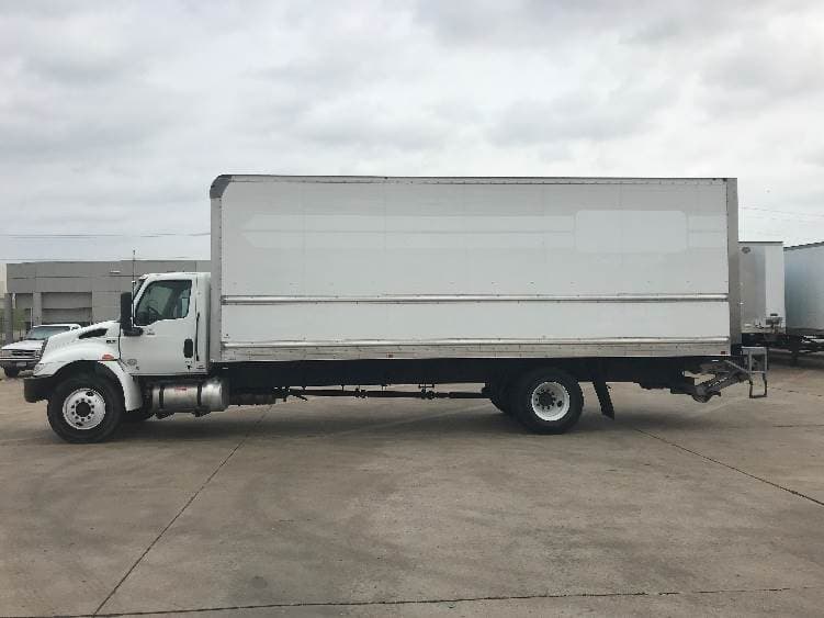 2022 International MV607 Box Truck - 220HP, 6 Speed Automatic, Roll up Door image 4