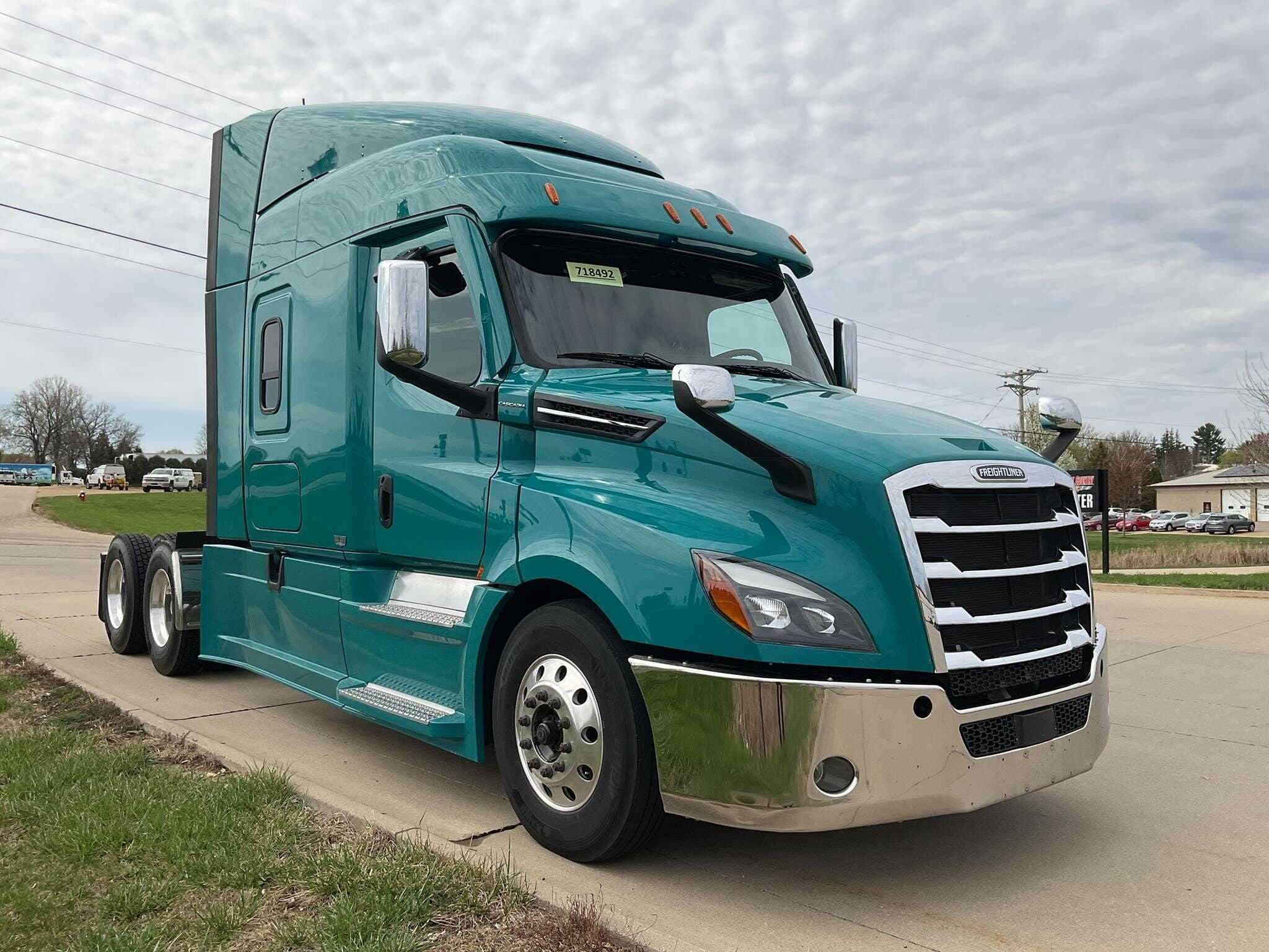 2022 Freightliner Cascadia 126 image 4